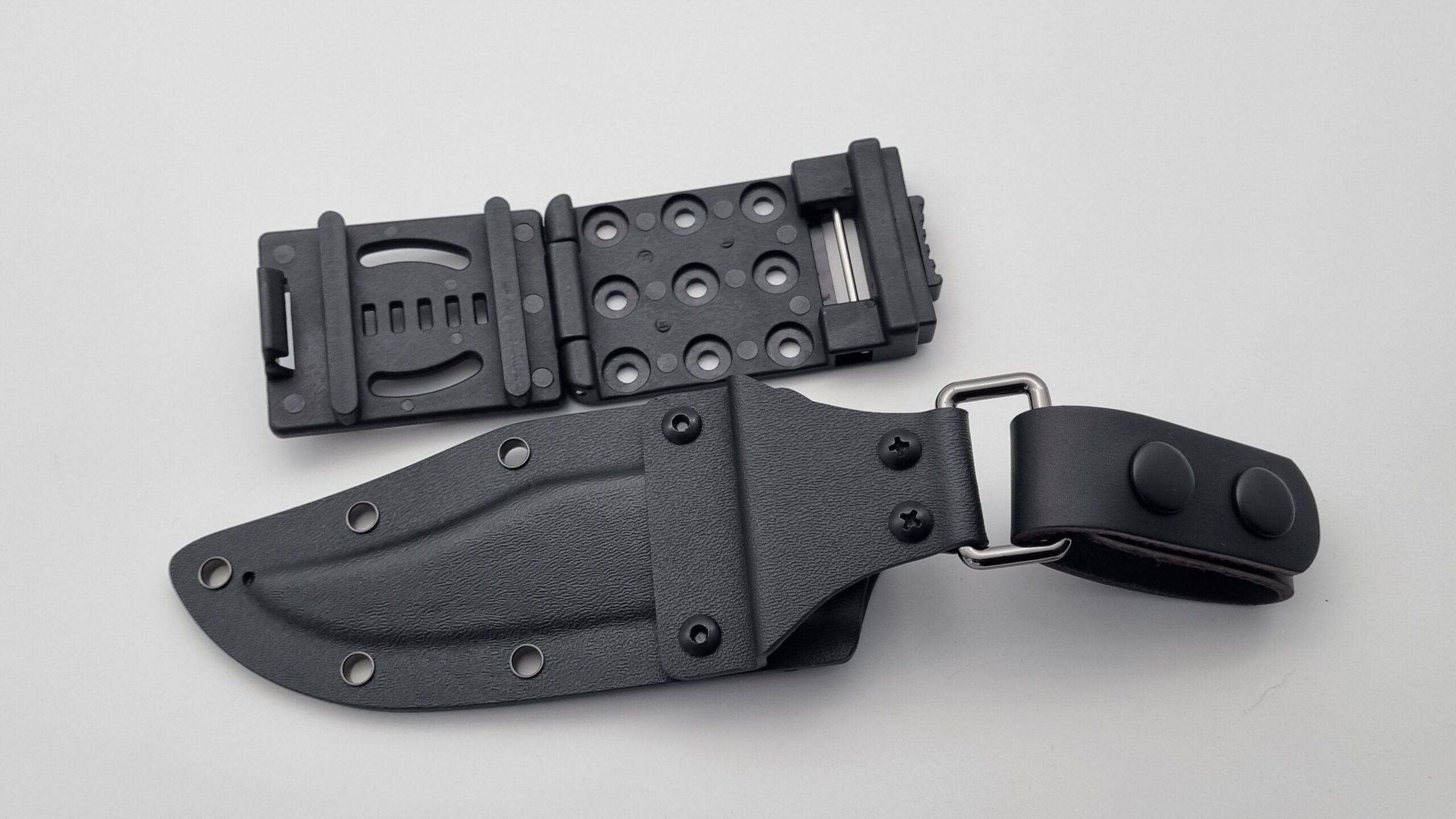 Coluber 2.0 Kydex Messerscheide mit Tek Lok und Dangler-Adapter mit Leder Gurtring