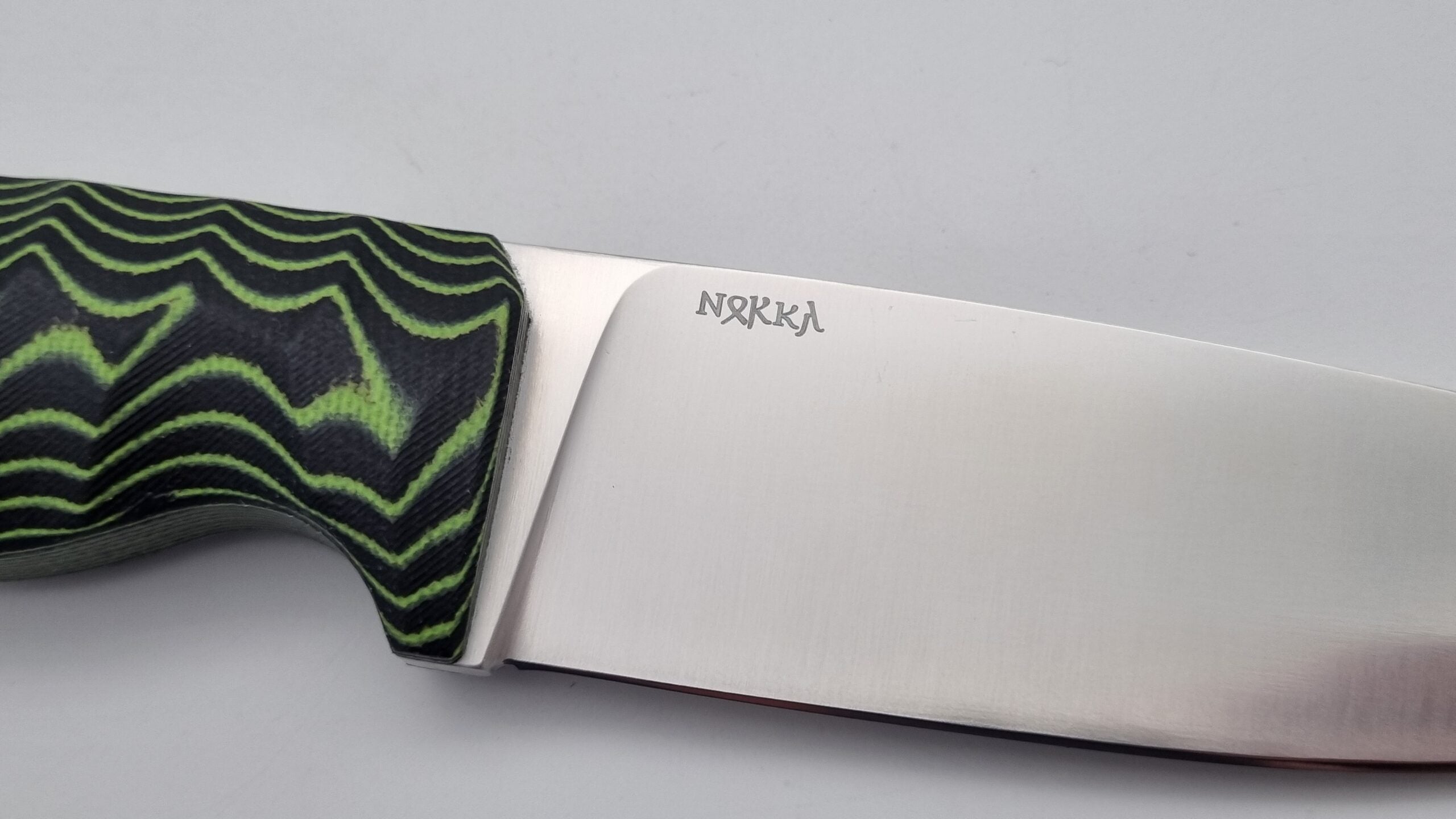 Norka JARS Jagd Outdoor Messer N690 60HRC    Neon/Black Micarta Kydex