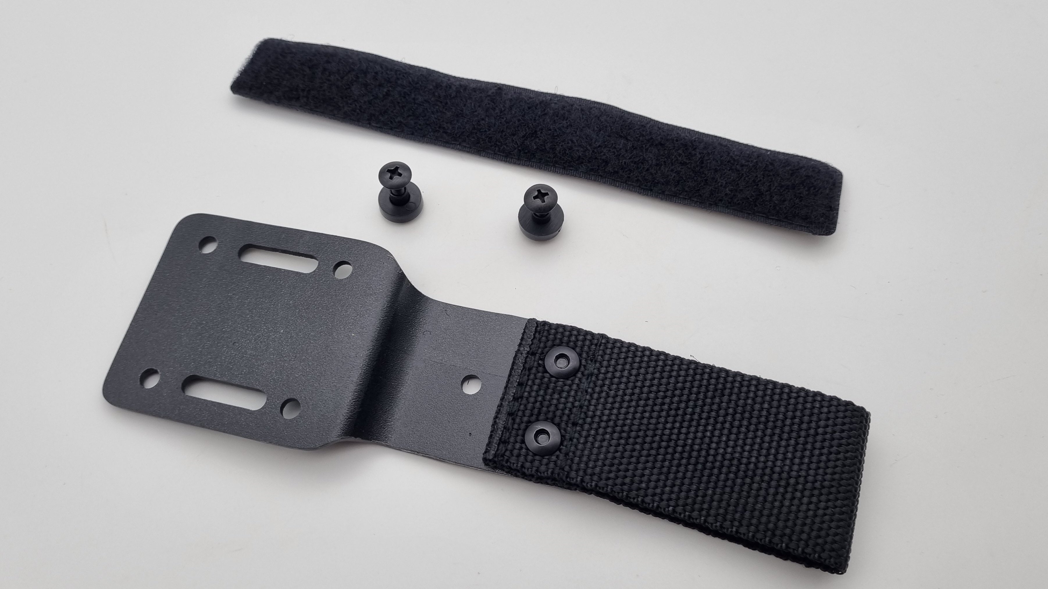 Universal Kydex Dangler-Adapter mit Cordura Gurtring und Klettstreifen Größe L