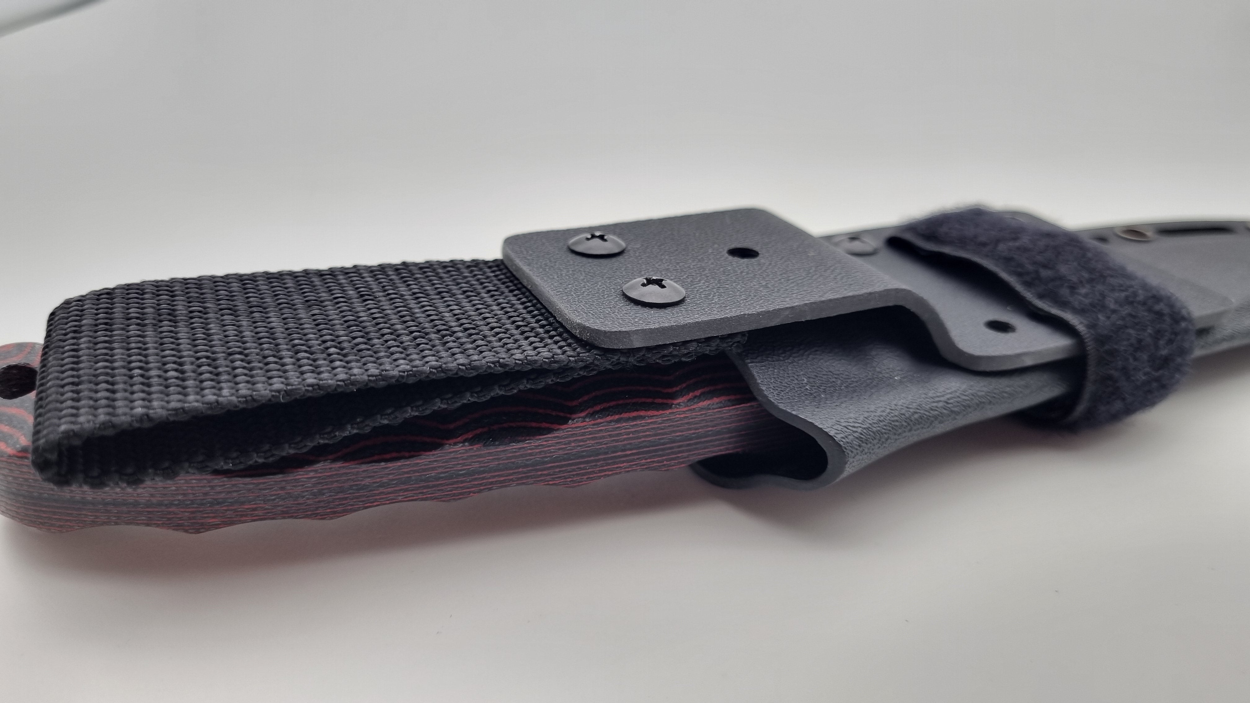 Universal Kydex Dangler-Adapter mit Cordura Gurtring und Klettstreifen Größe L